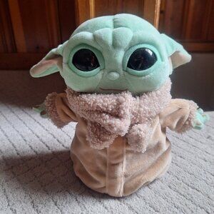 Mattel Star Wars Child Plush Toy 8-in Tall Baby Yoda from The Mandalorian